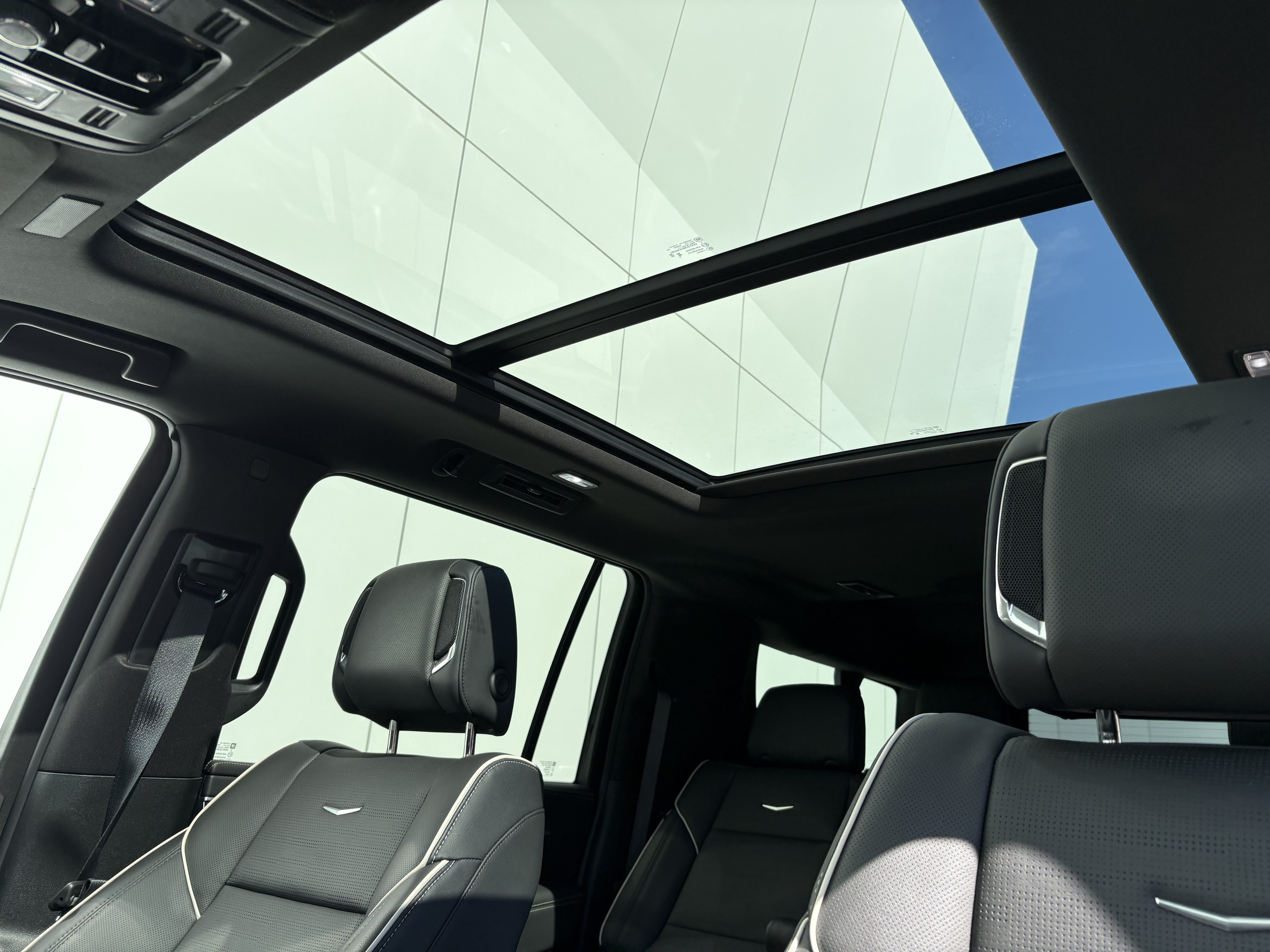Certified 2025 Cadillac Escalade ESV Premium Luxury AWD/4WD image 18