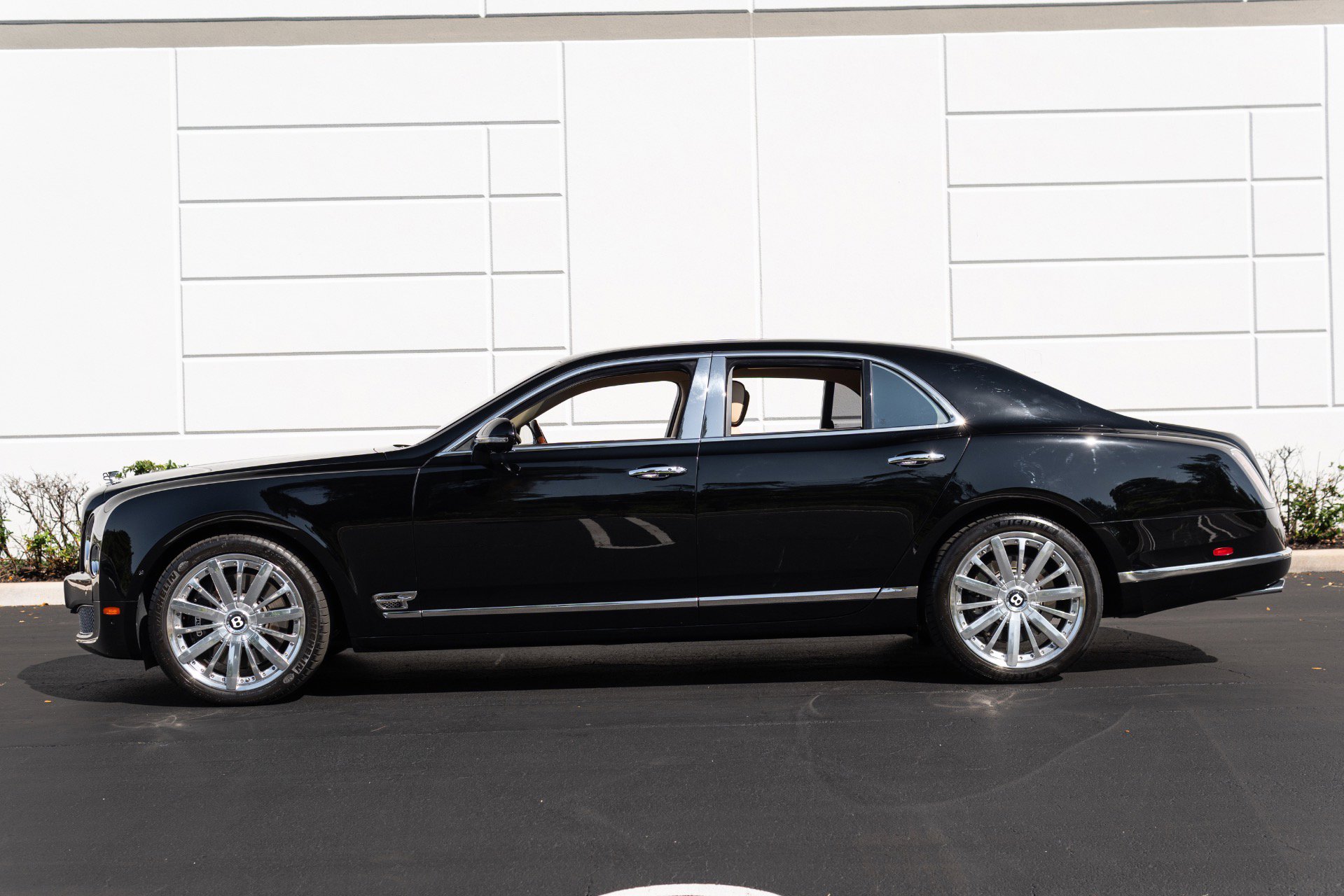 Used 2014 Bentley Mulsanne RWD image 20