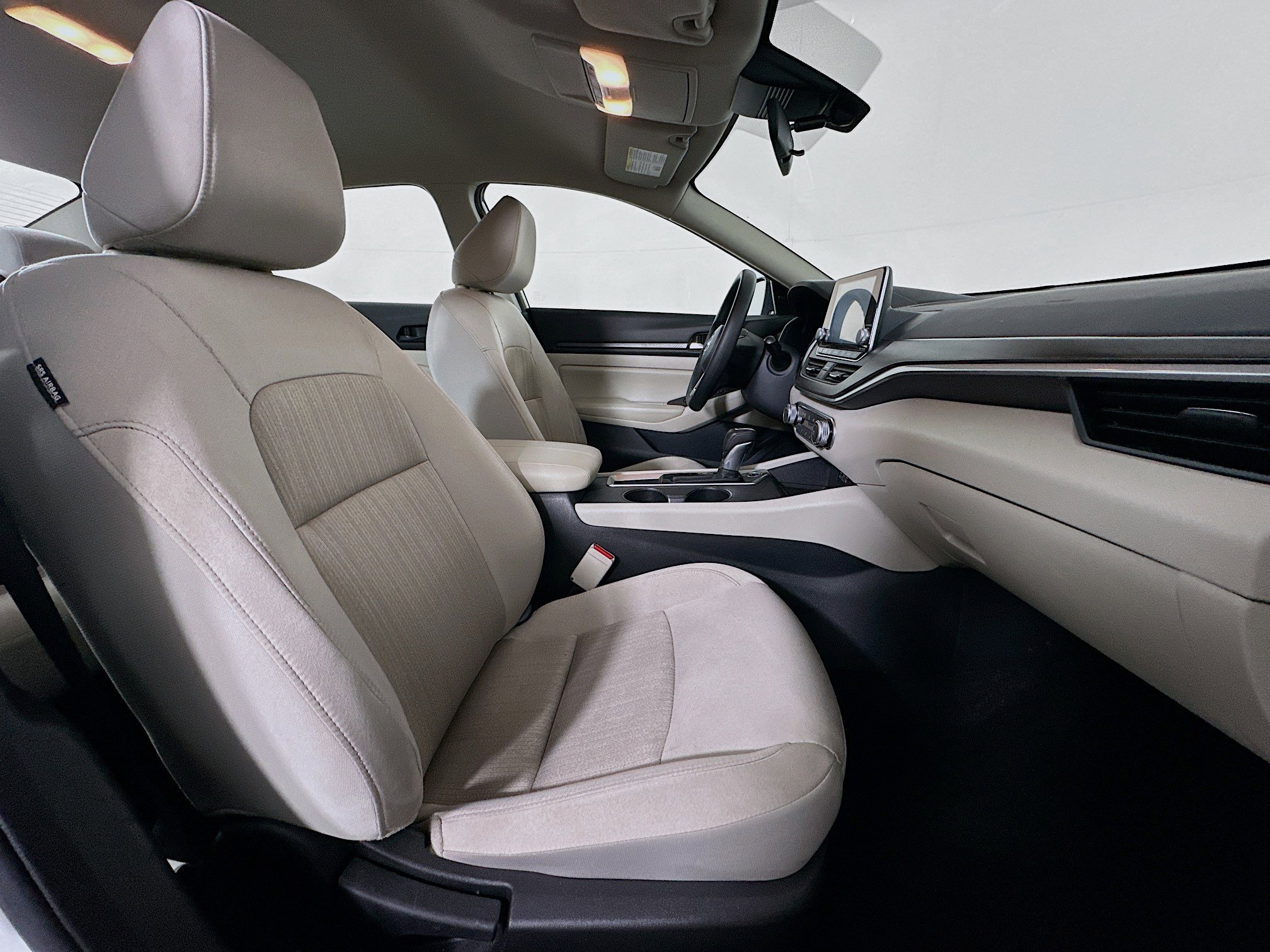 Used 2025 Nissan Altima 2.5 SV image 29