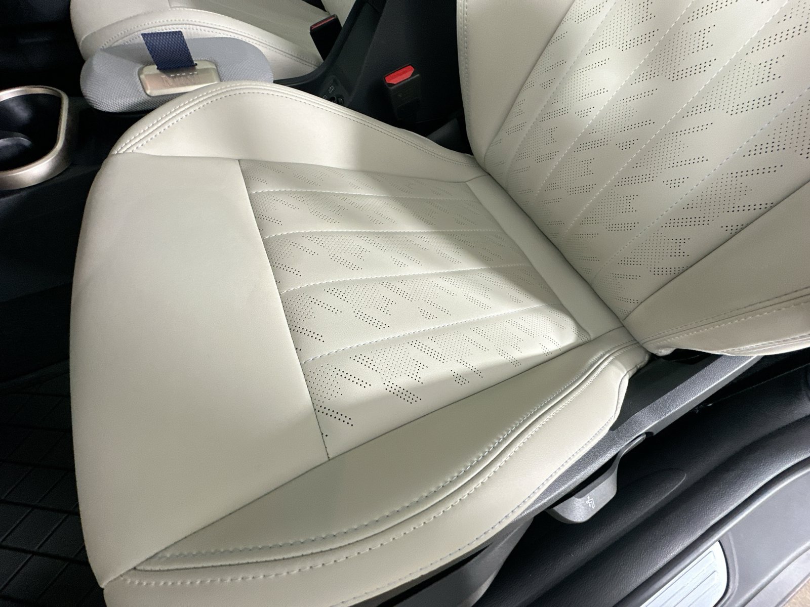 Certified 2026 MINI Cooper 2-Door Hardtop FWD image 35