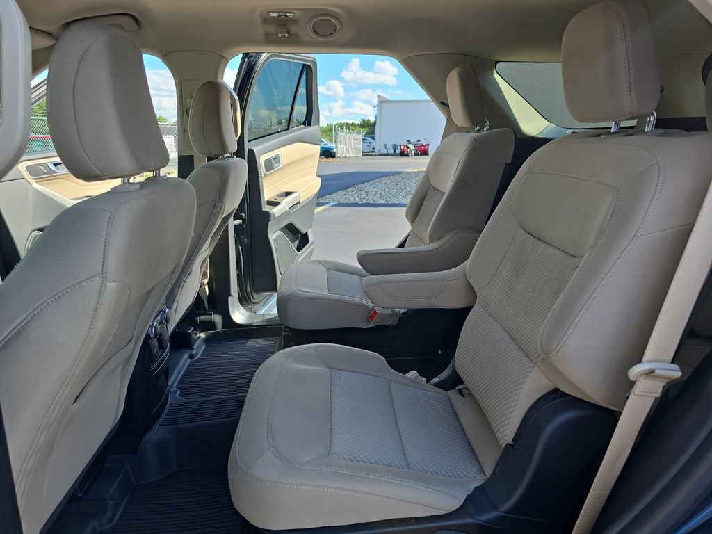 Used 2022 Ford Explorer XLT AWD/4WD image 16