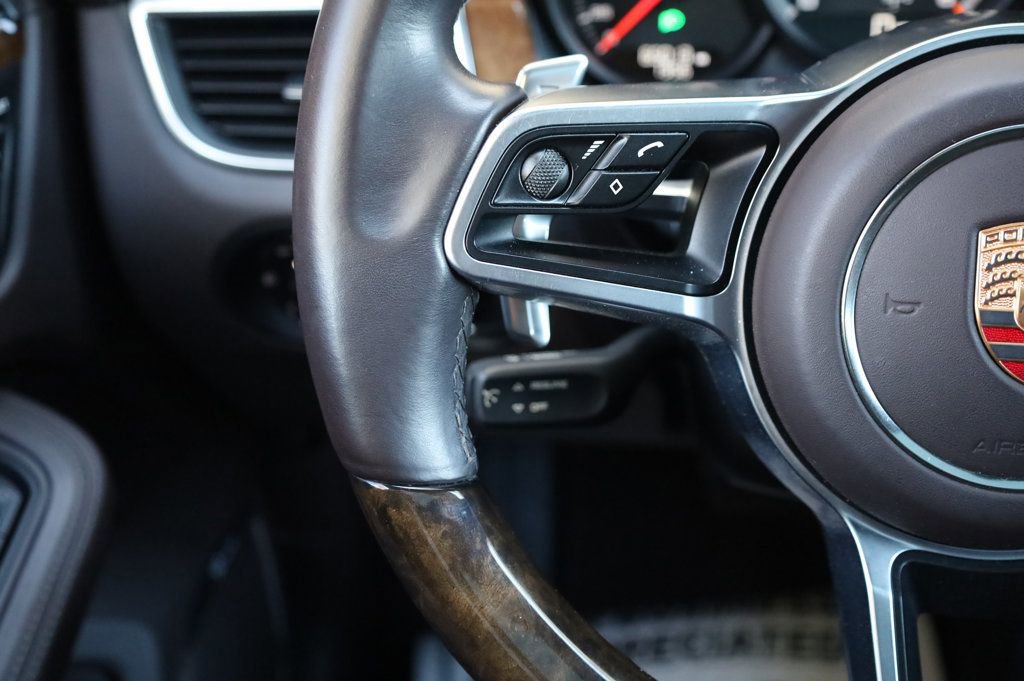 Used 2015 Porsche Macan Turbo image 29