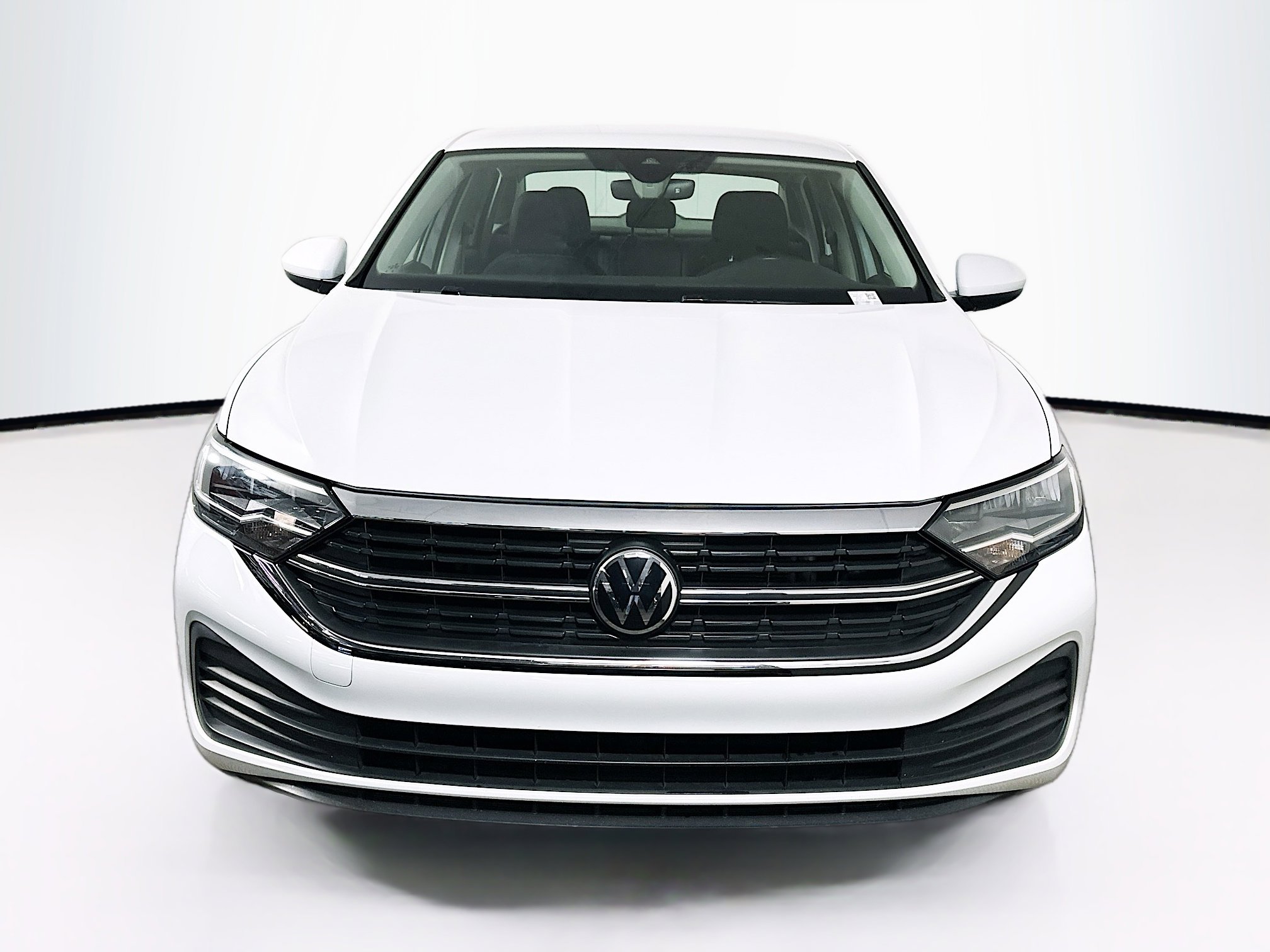 Used 2024 Volkswagen Jetta S image 2