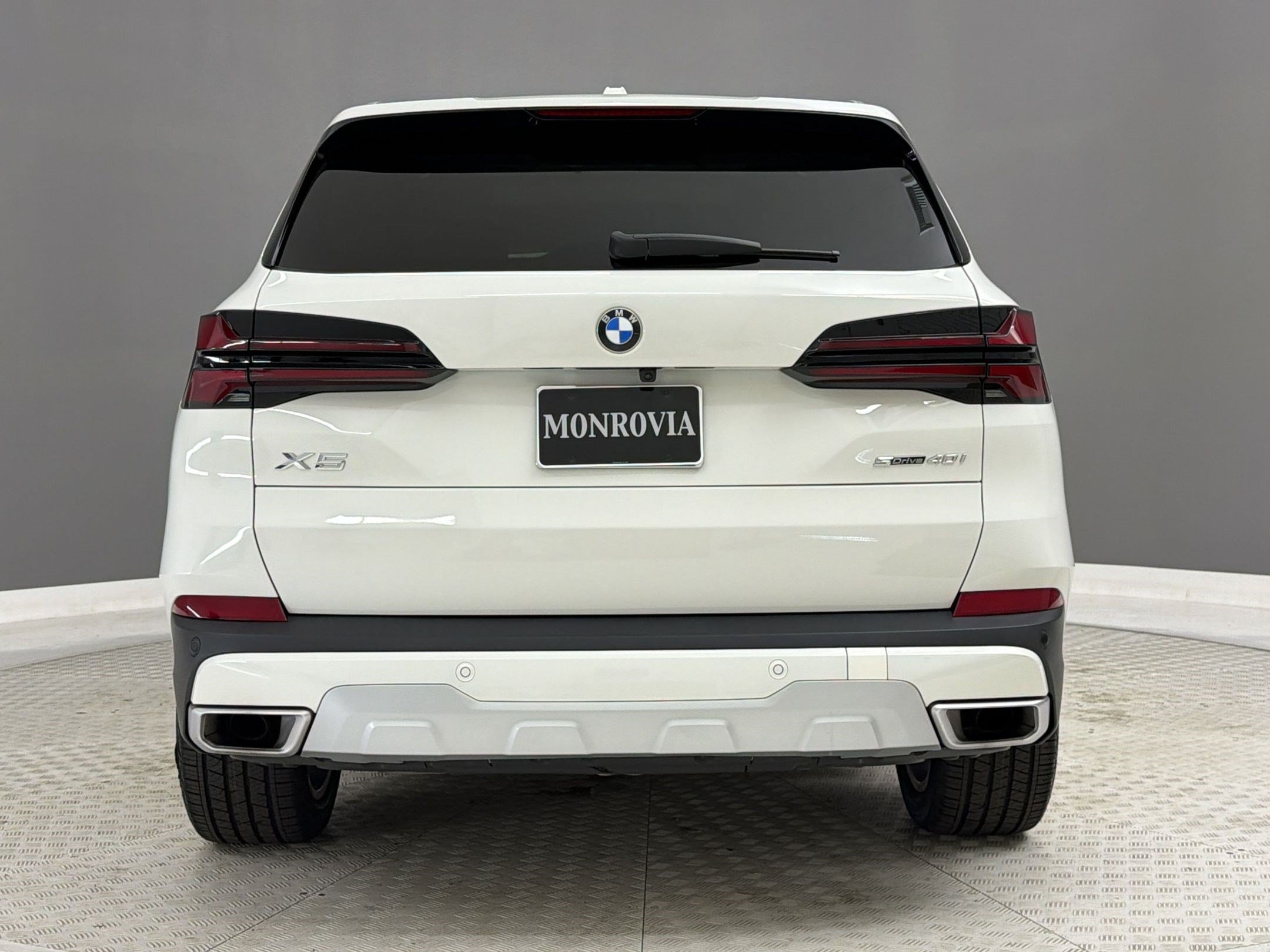Used 2024 BMW X5 sDrive40i w/ Premium Package RWD image 10
