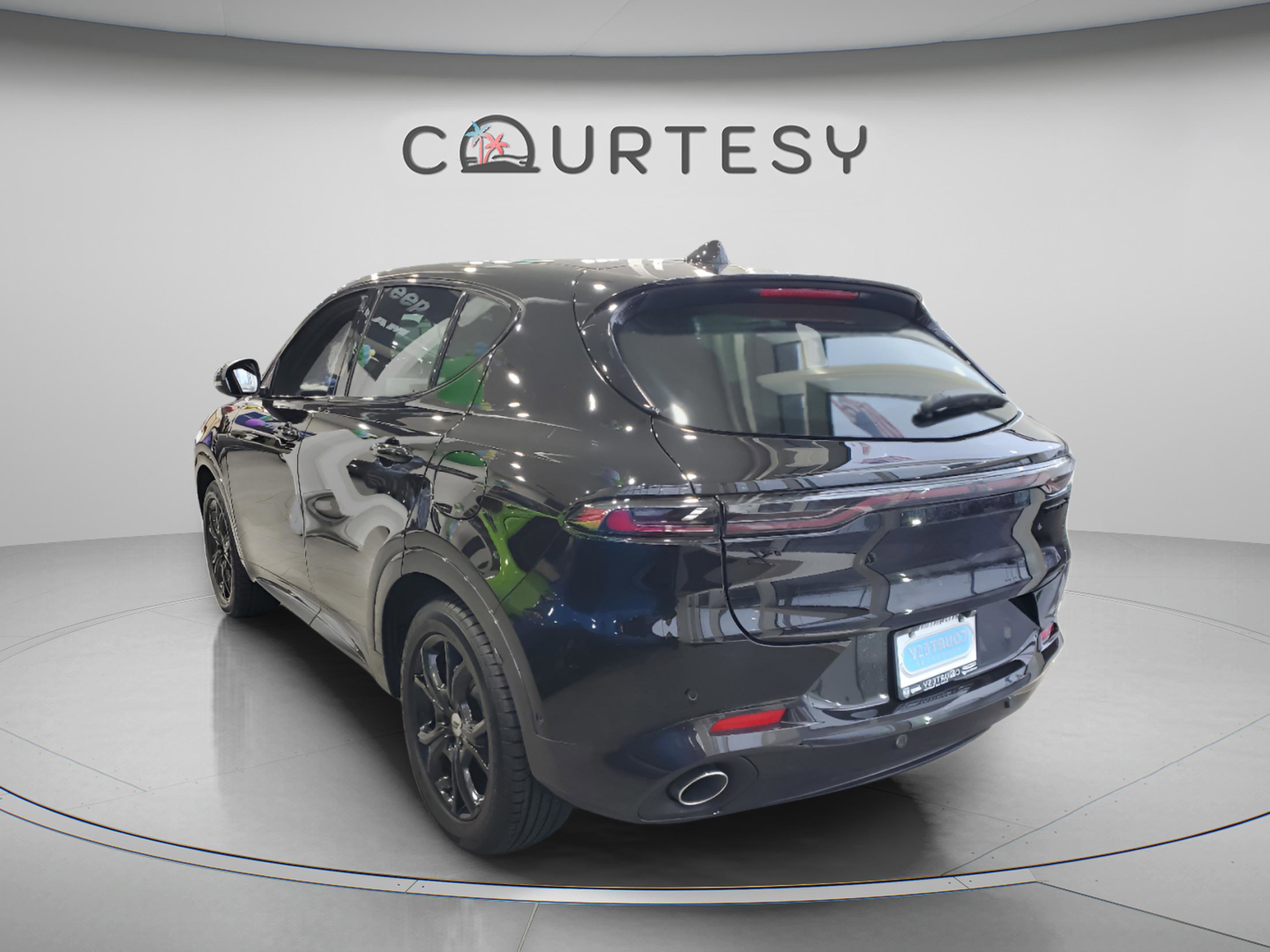 Used 2024 Dodge Hornet R/T Plus w/ Tech Pack Plus w/o Parking image 2
