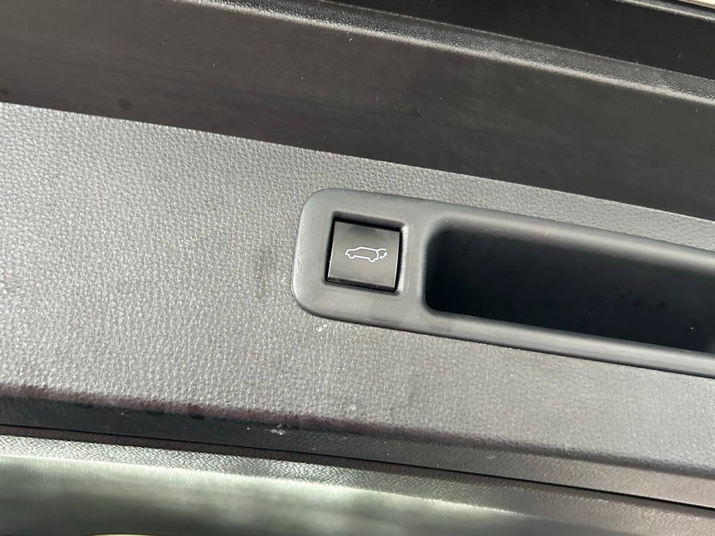 Used 2022 Toyota Highlander XSE image 36