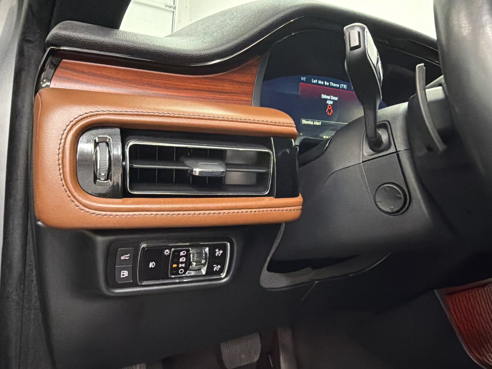 Certified 2023 Lincoln Aviator Grand Touring w/ Equipment Group 301A AWD/4WD image 36