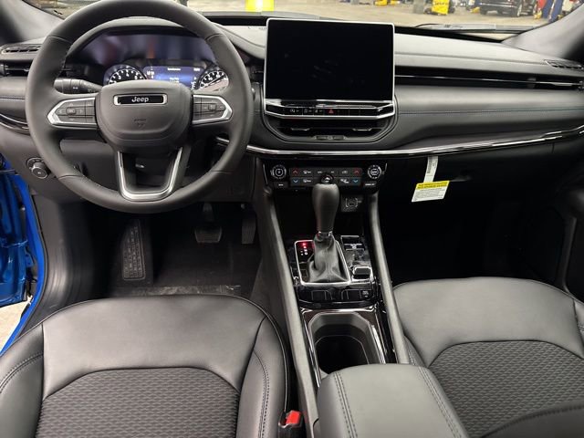New 2026 Jeep Compass Latitude image 8