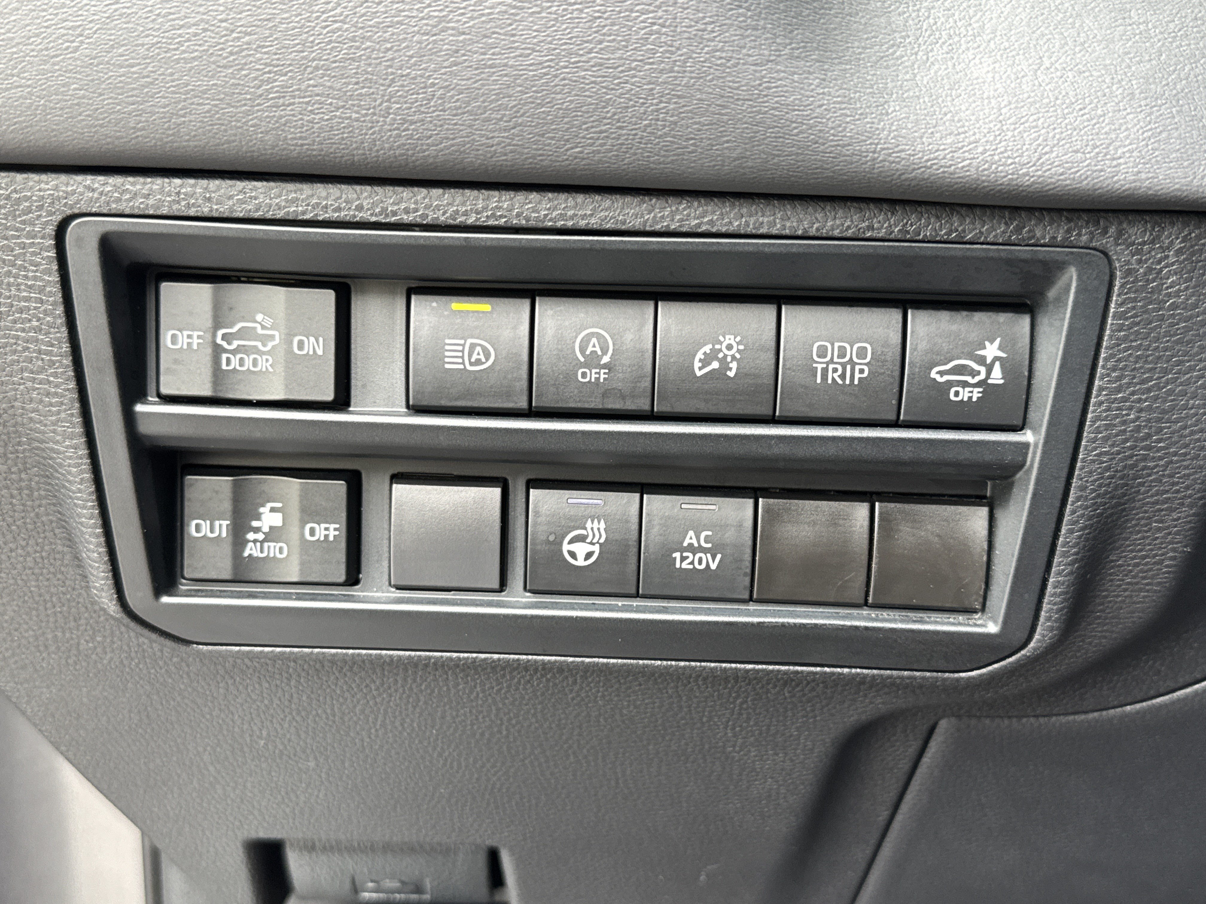Used 2024 Toyota Tundra Platinum AWD/4WD image 20