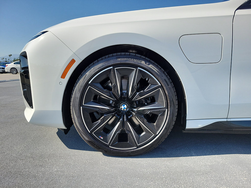 New 2026 BMW 750e xDrive w/ Premium Package AWD/4WD image 5