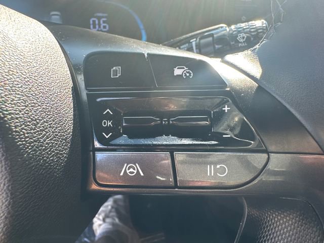 Used 2025 Hyundai Elantra Sport image 31