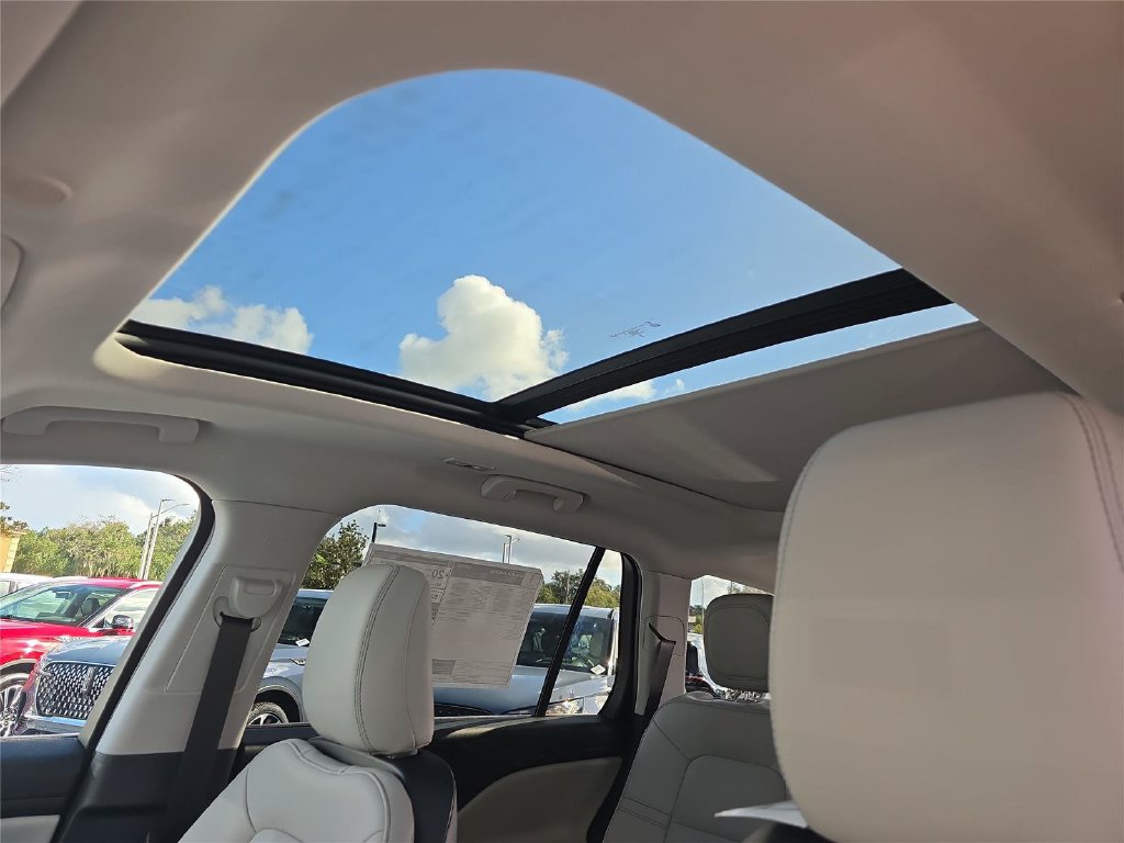 New 2027 Lincoln Aviator 2WD image 25