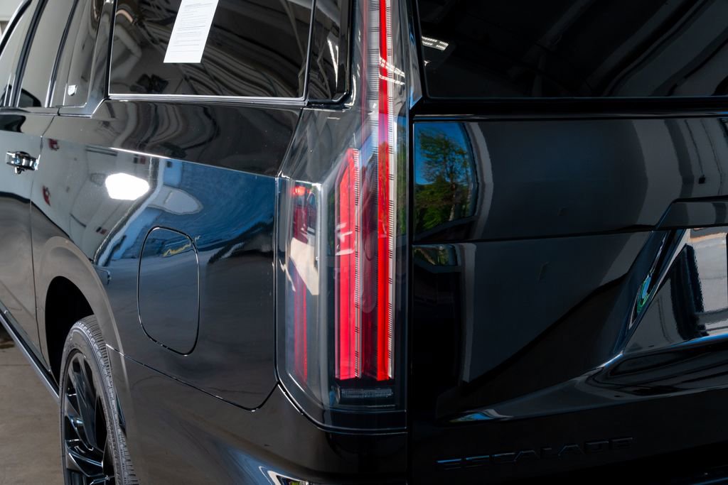 Used 2026 Cadillac Escalade ESV Platinum Sport w/ LPO, ONYX Package image 12