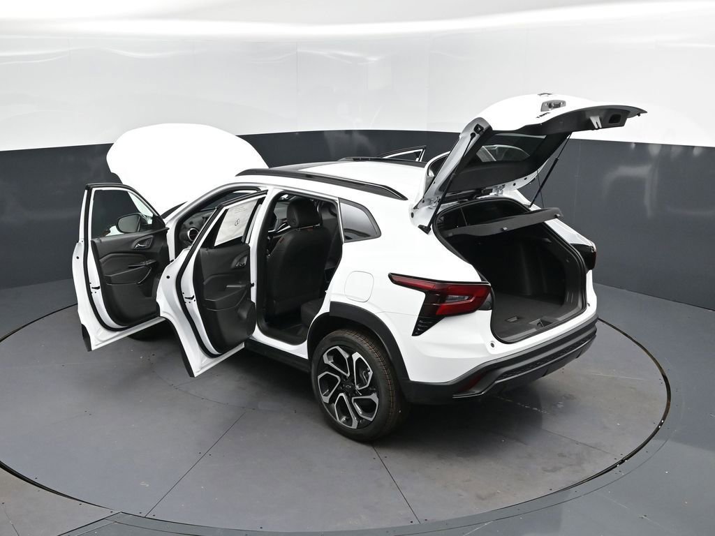 New 2026 Chevrolet Trax RS w/ Sunroof Package FWD image 2