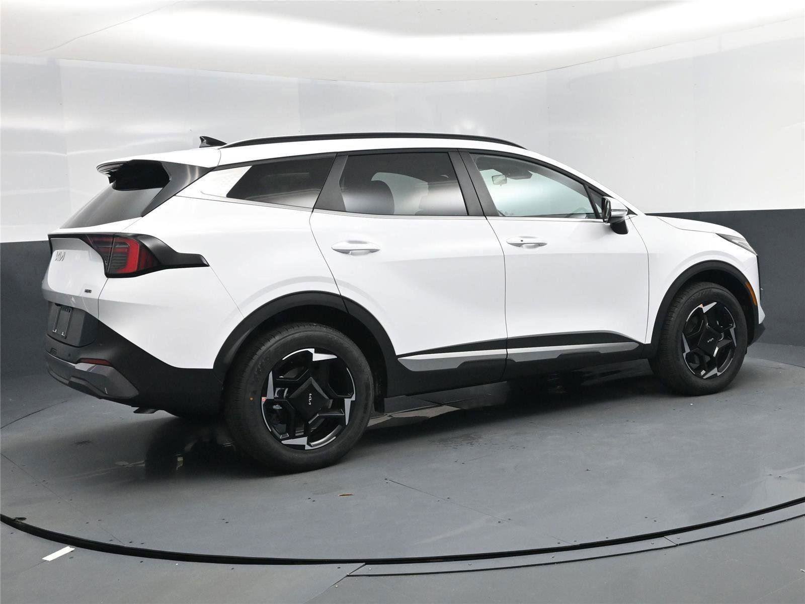 New 2026 Kia Sportage EX image 4