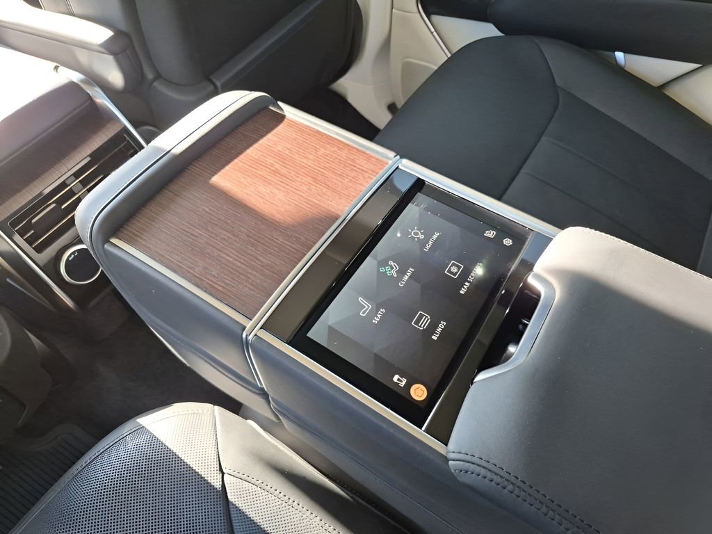 Used 2023 Land Rover Range Rover Autobiography image 22