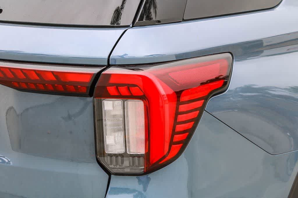 Used 2026 Ford Explorer Active AWD/4WD image 10