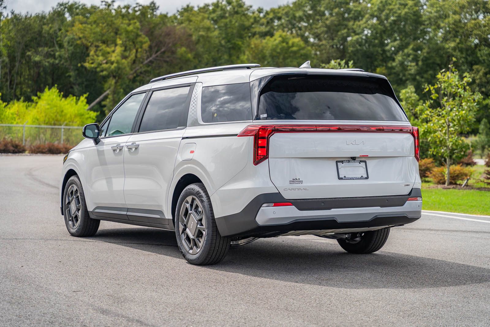 New 2026 Kia Carnival EX image 3