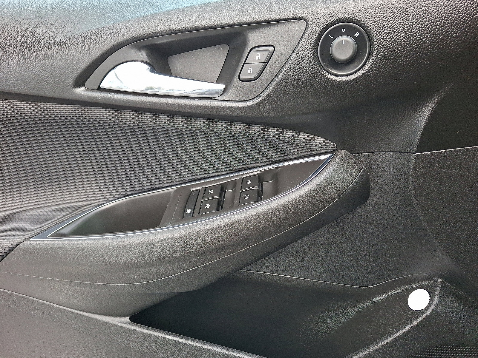 Used 2017 Chevrolet Cruze LS image 13