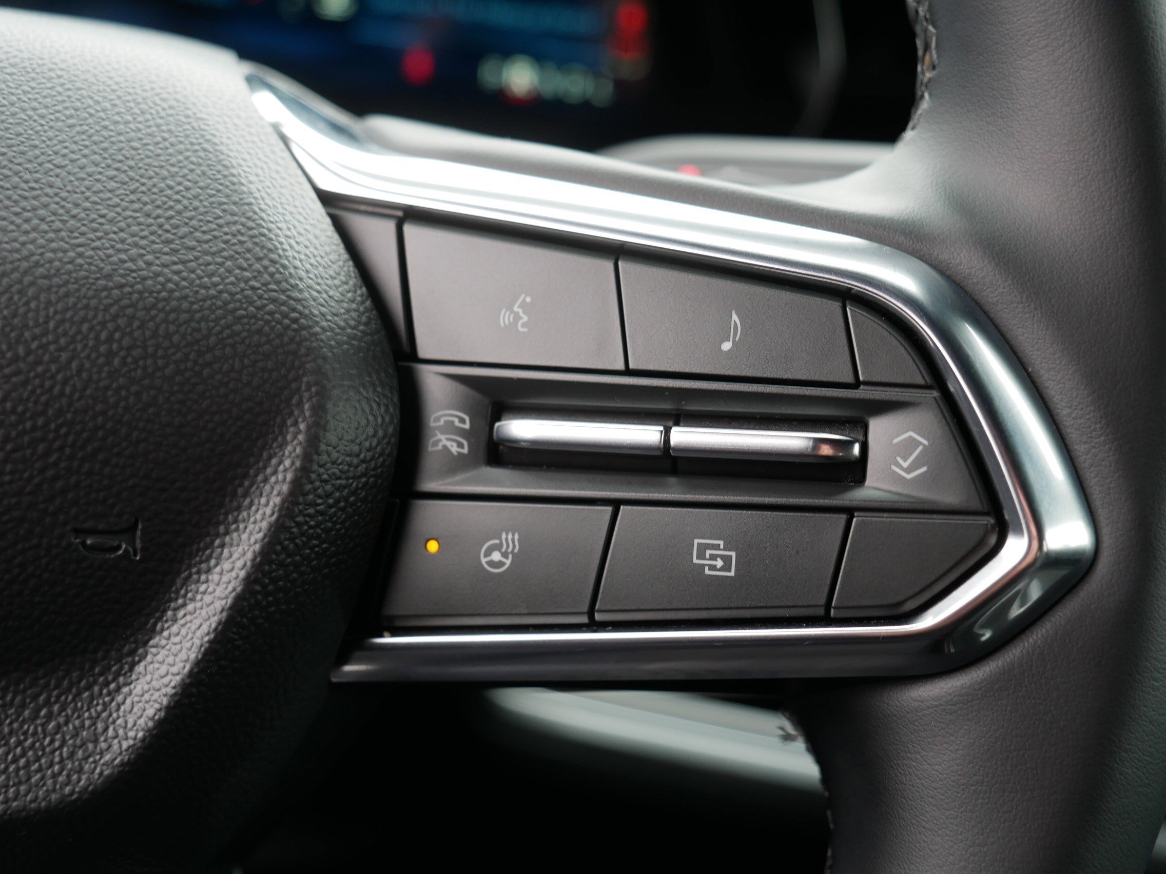 Used 2025 Chevrolet Equinox LT image 29