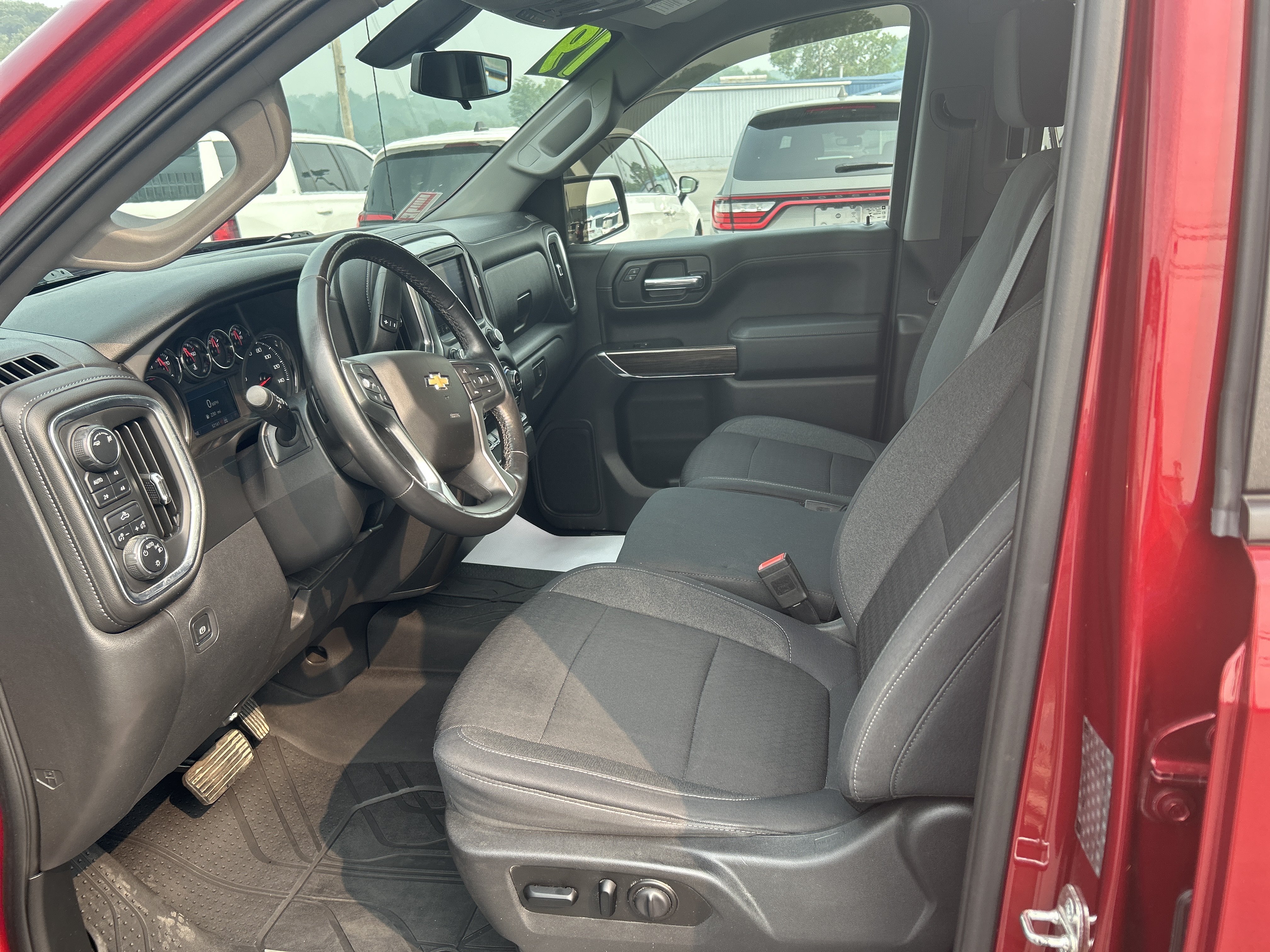 Used 2019 Chevrolet Silverado 1500 LT w/ All-Star Edition AWD/4WD image 5