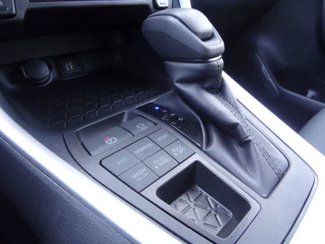 Certified 2025 Toyota RAV4 XLE AWD/4WD image 25