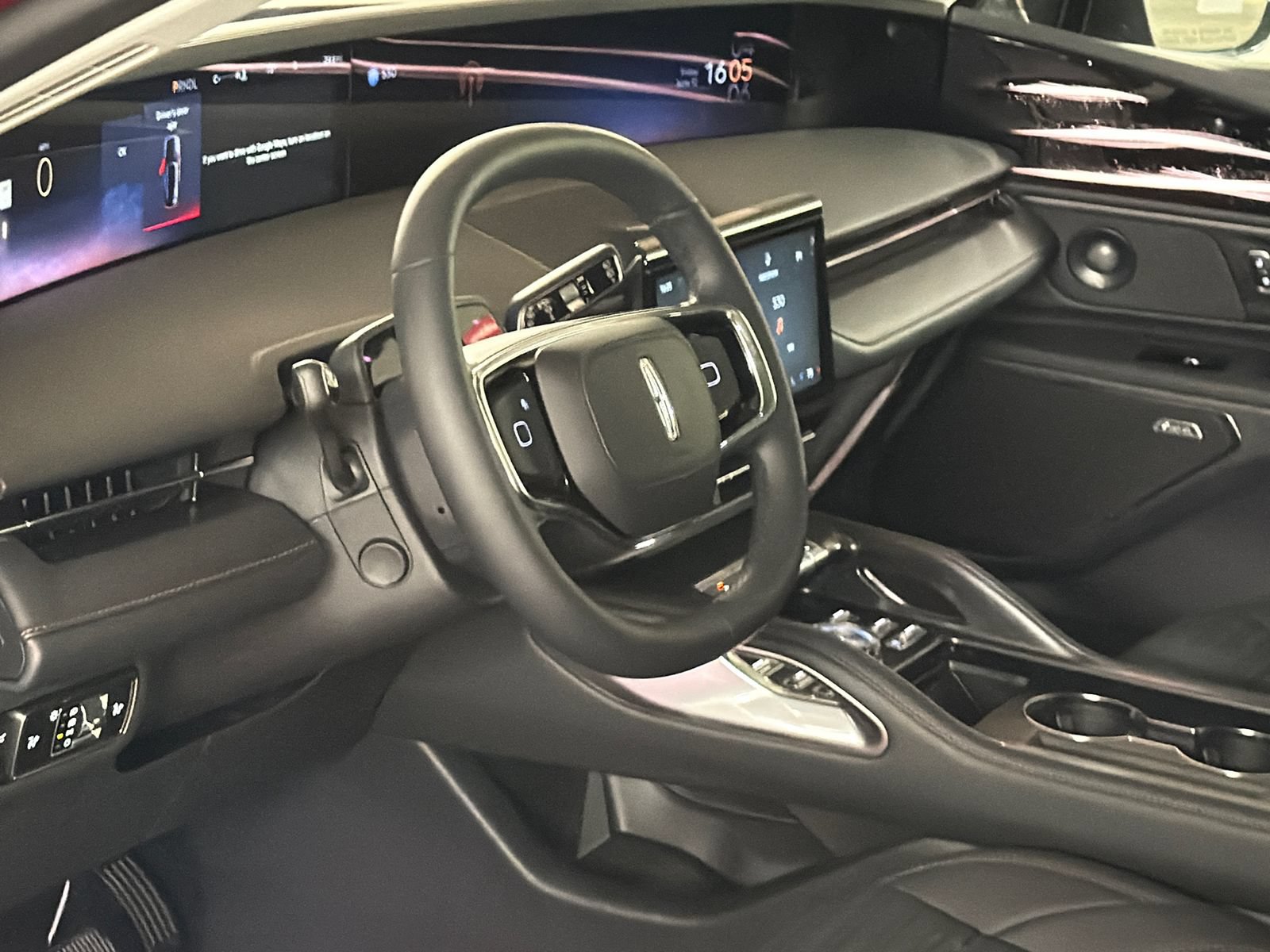 New 2026 Lincoln Nautilus Reserve w/ Jet Appearance Package AWD/4WD image 14