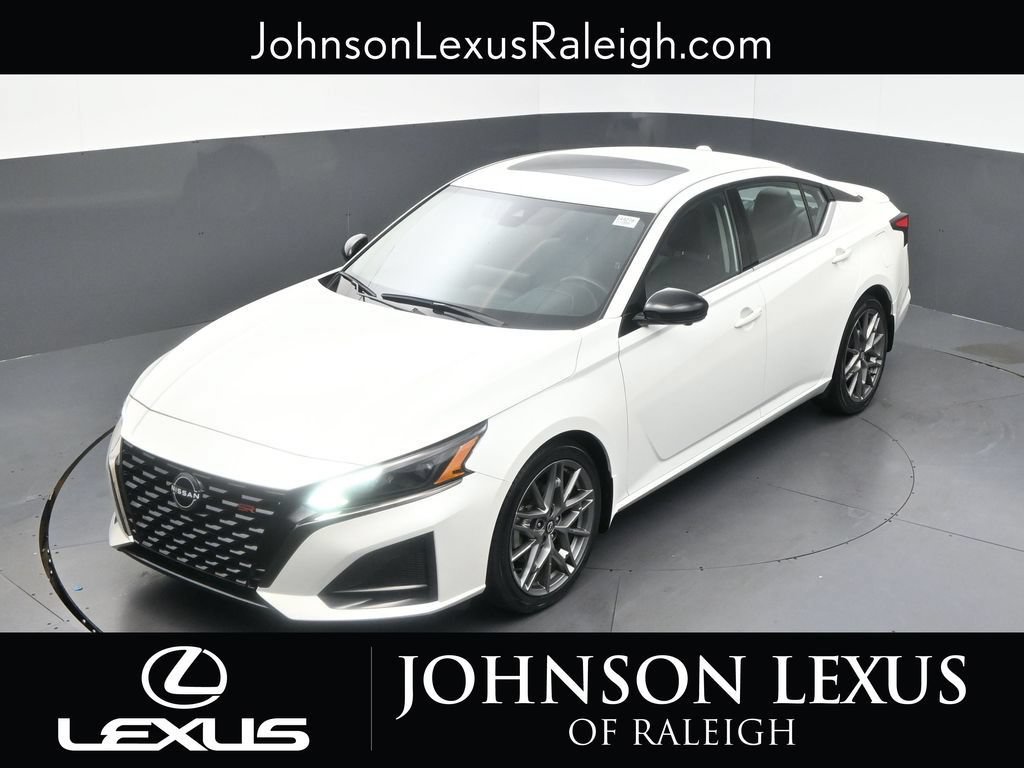 Used 2023 Nissan Altima 2.0 SR FWD image 24