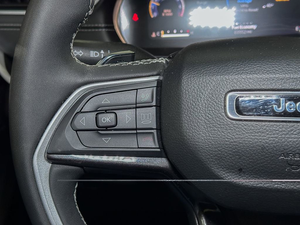 Certified 2023 Jeep Grand Cherokee Altitude image 33