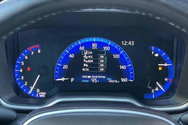 Certified 2022 Toyota Corolla Cross XLE w/ Convenience Package FWD image 27