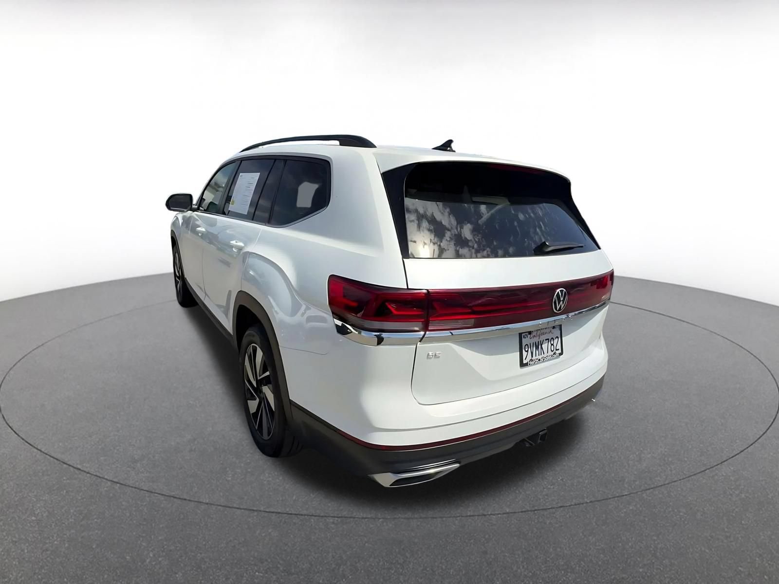 Used 2026 Volkswagen Atlas SE FWD image 9