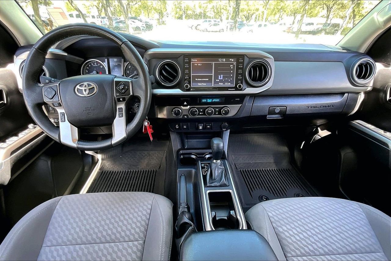 Used 2022 Toyota Tacoma SR5 w/ Technology Package image 7