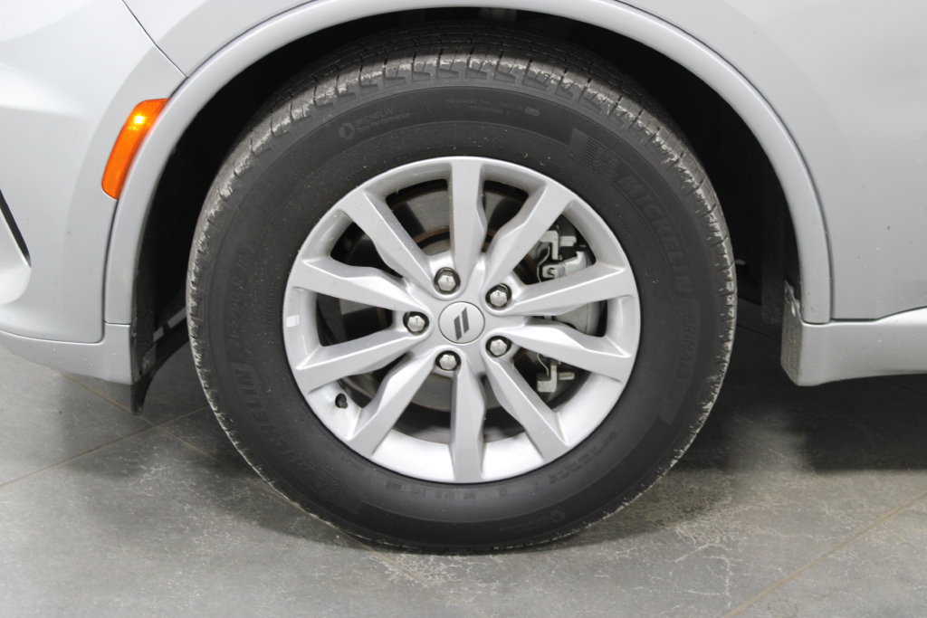 Used 2025 Dodge Durango GT RWD image 16