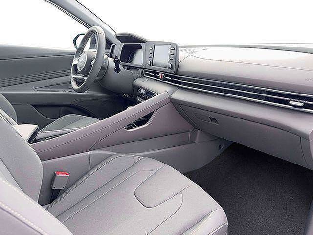 New 2026 Hyundai Elantra SEL Sport FWD image 17