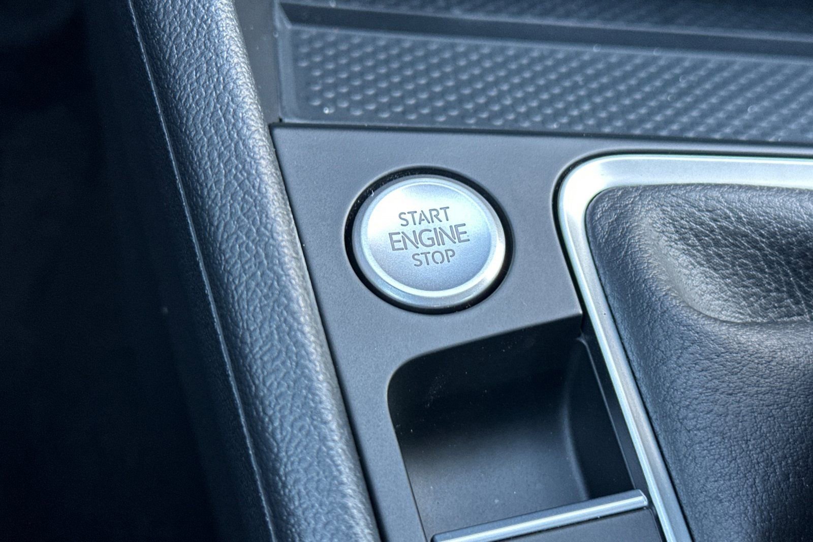New 2026 Volkswagen Jetta SEL FWD image 19