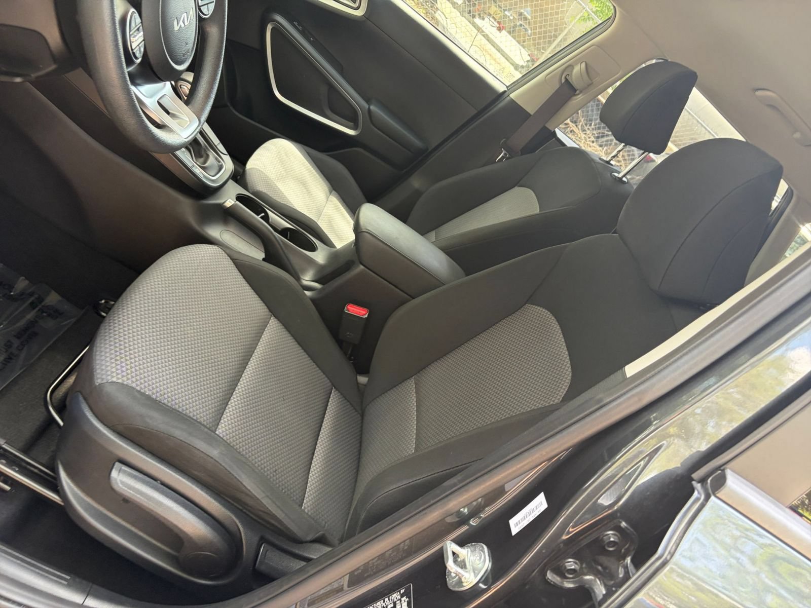 Used 2025 Kia Soul LX w/ LX Technology Package FWD image 33
