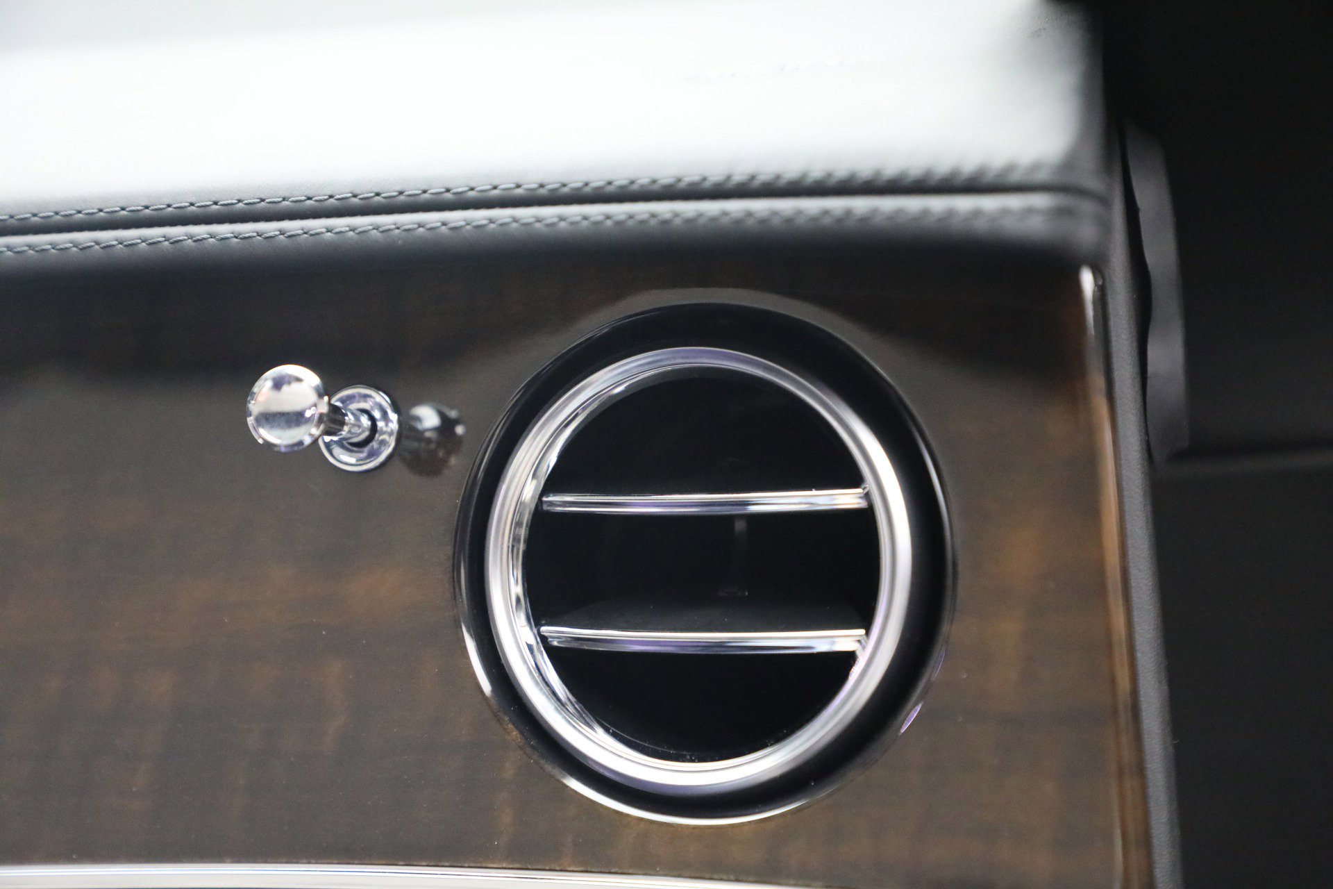 Used 2020 Bentley Continental GT V8 AWD/4WD image 38