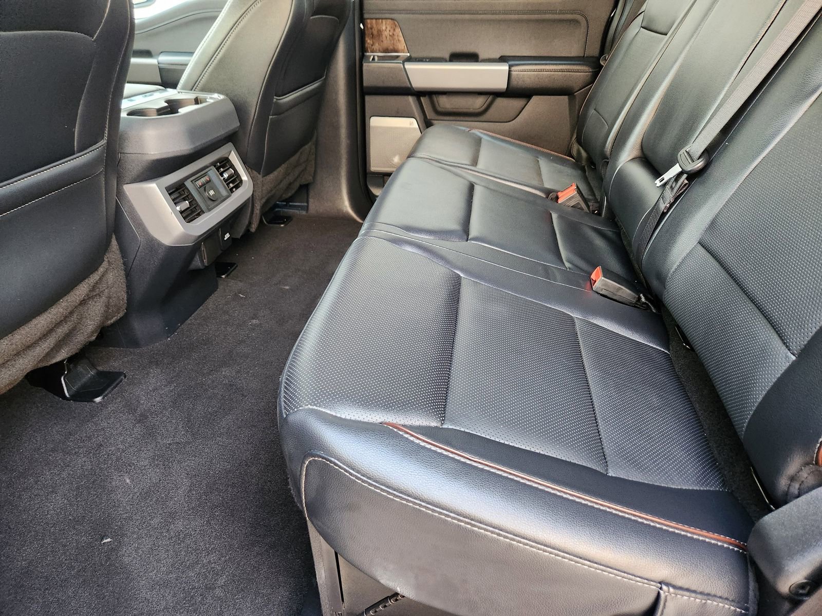 Used 2024 Ford F250 Lariat image 37