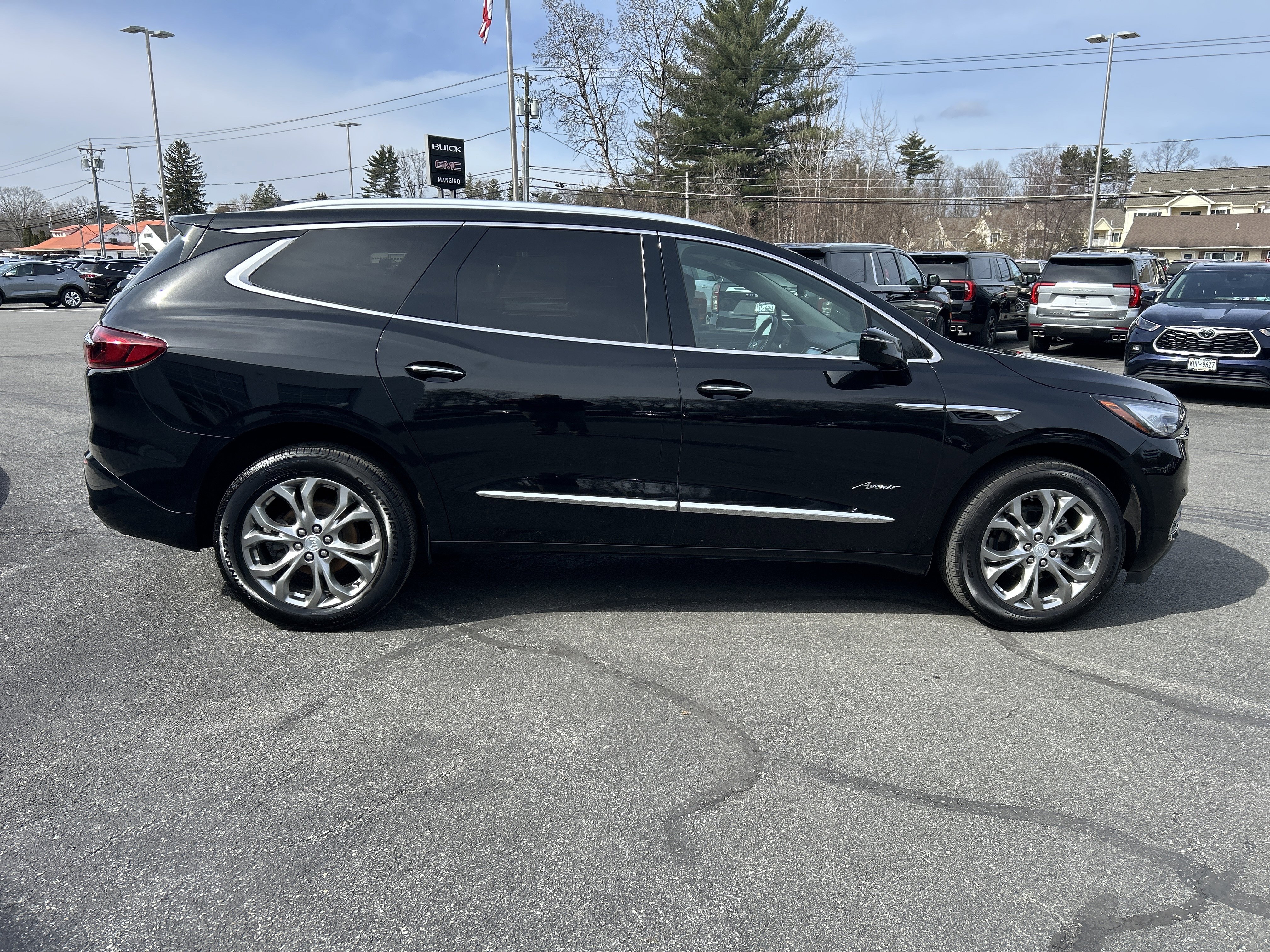 Used 2021 Buick Enclave Avenir w/ Avenir Technology Package image 10