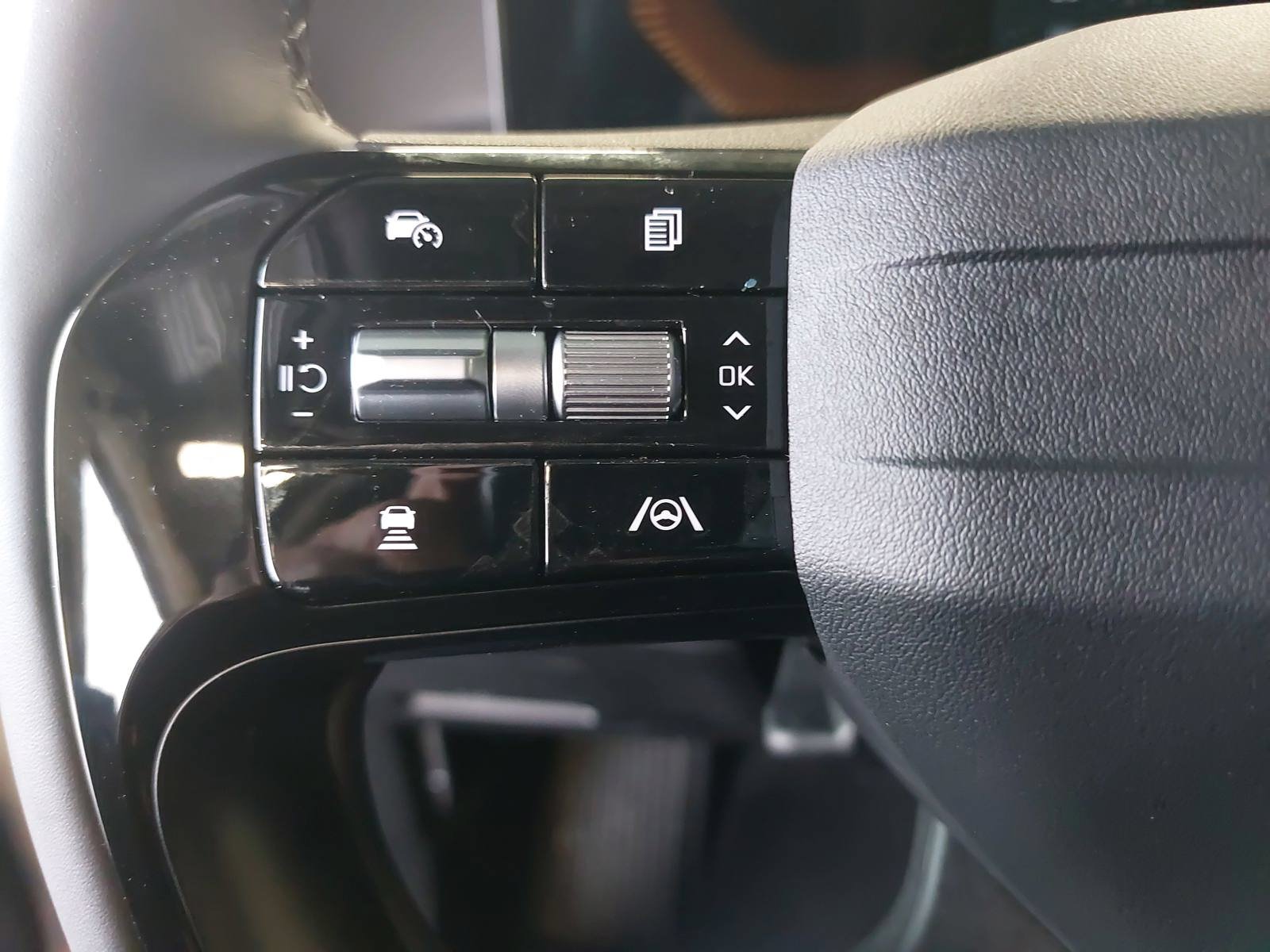 New 2026 Kia Sorento S w/ S Panoramic Sunroof Package FWD image 18