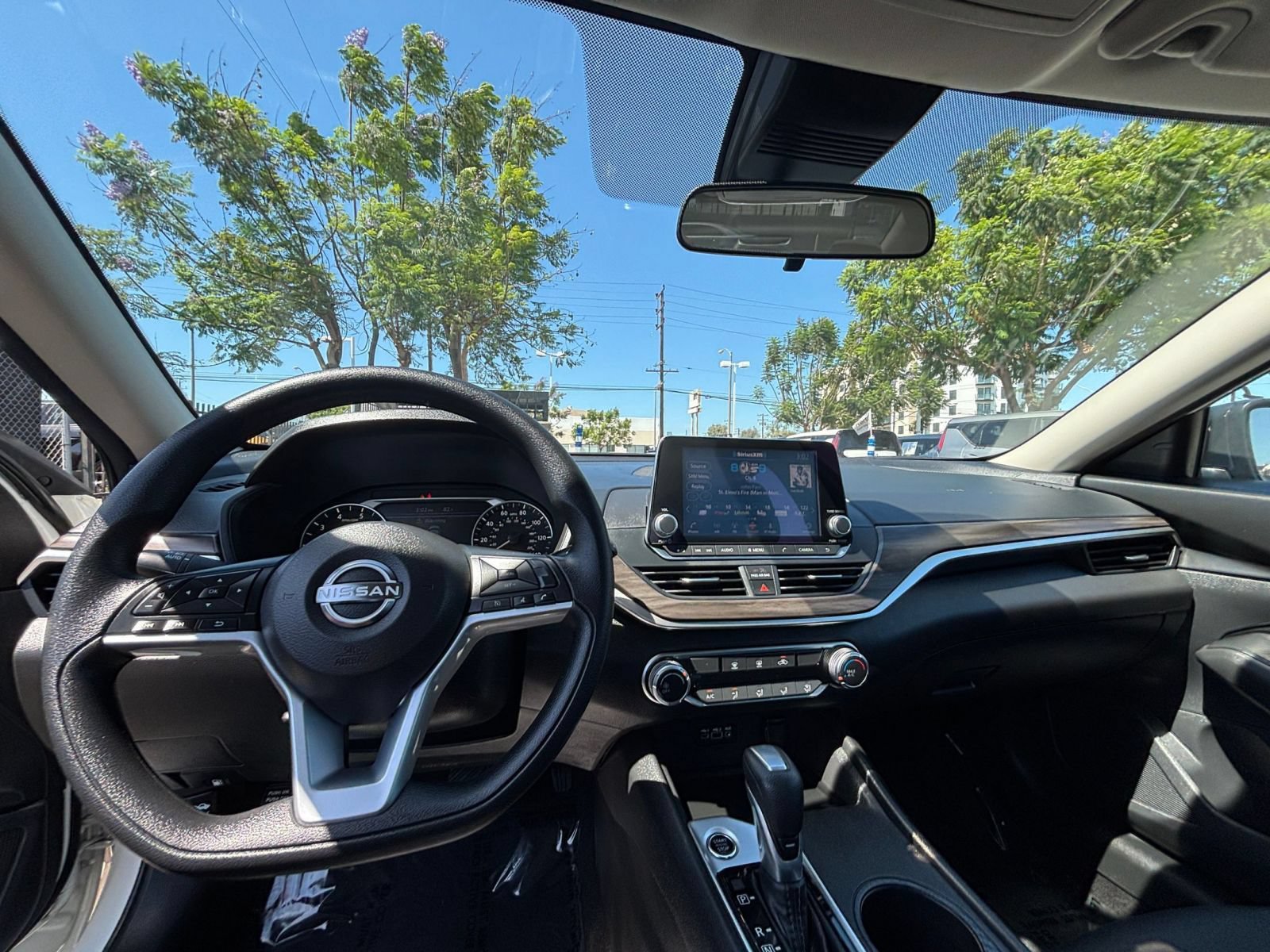 Used 2025 Nissan Altima 2.5 SV FWD image 34