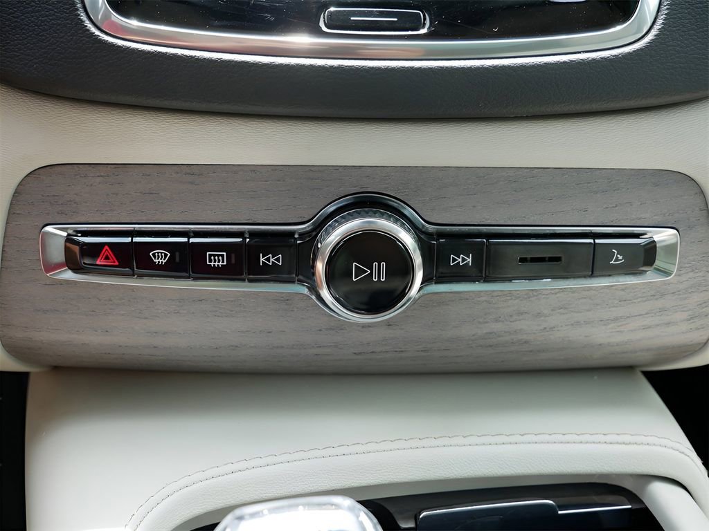 Used 2022 Volvo XC90 T8 Inscription image 26