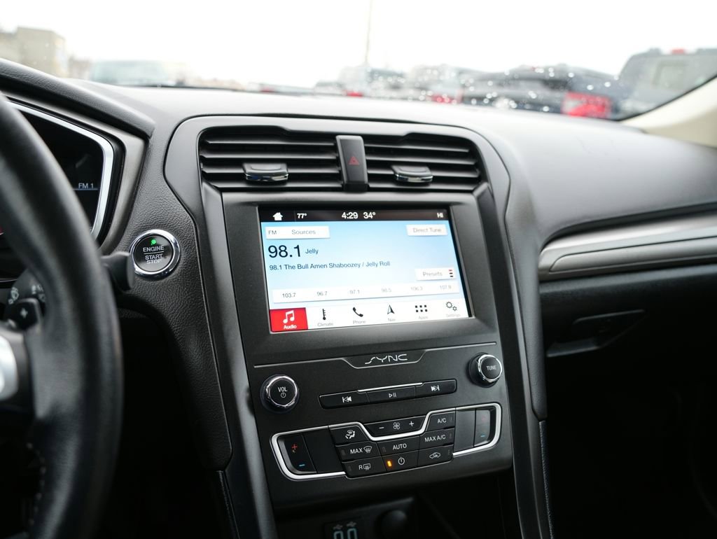 Used 2019 Ford Fusion SE w/ Equipment Group 151A image 13