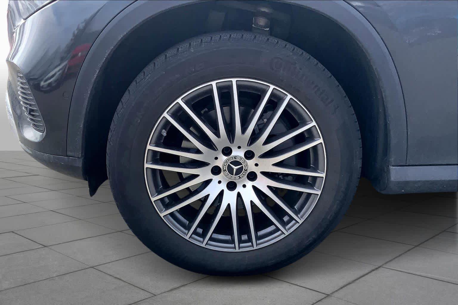 Used 2024 Mercedes-Benz GLC 300 4MATIC image 11