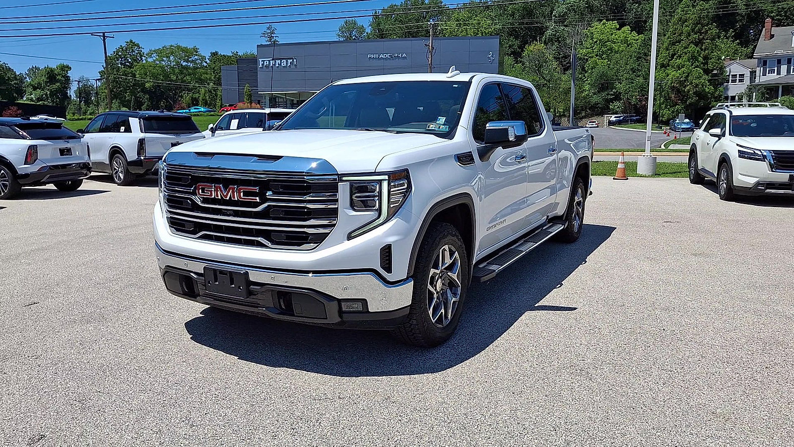 Used 2022 GMC Sierra 1500 SLT w/ SLT Premium Plus Package AWD/4WD image 4