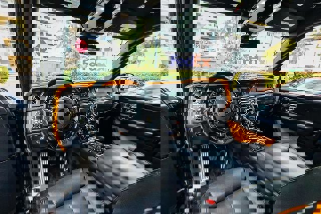 Used 2020 Rolls-Royce Cullinan Black Badge image 3