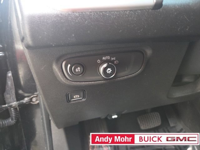 Used 2021 GMC Terrain SLE w/ Driver Convenience Package FWD image 30