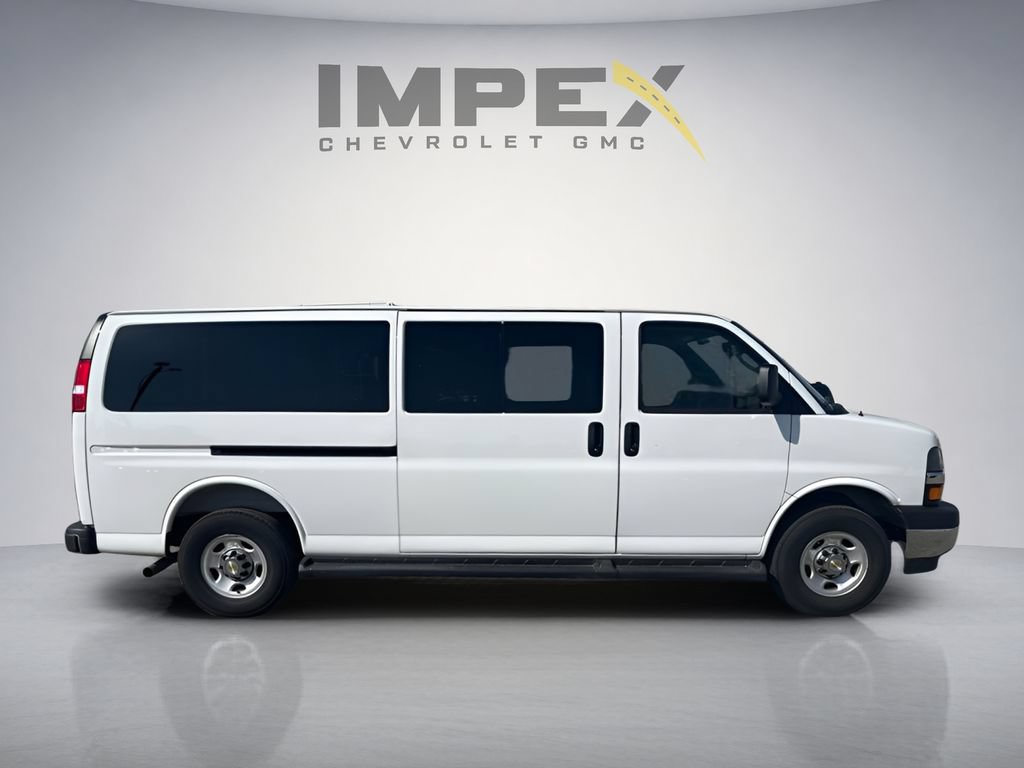 Used 2025 Chevrolet Express 3500 LT w/ LT Preferred Equipment Group RWD image 7