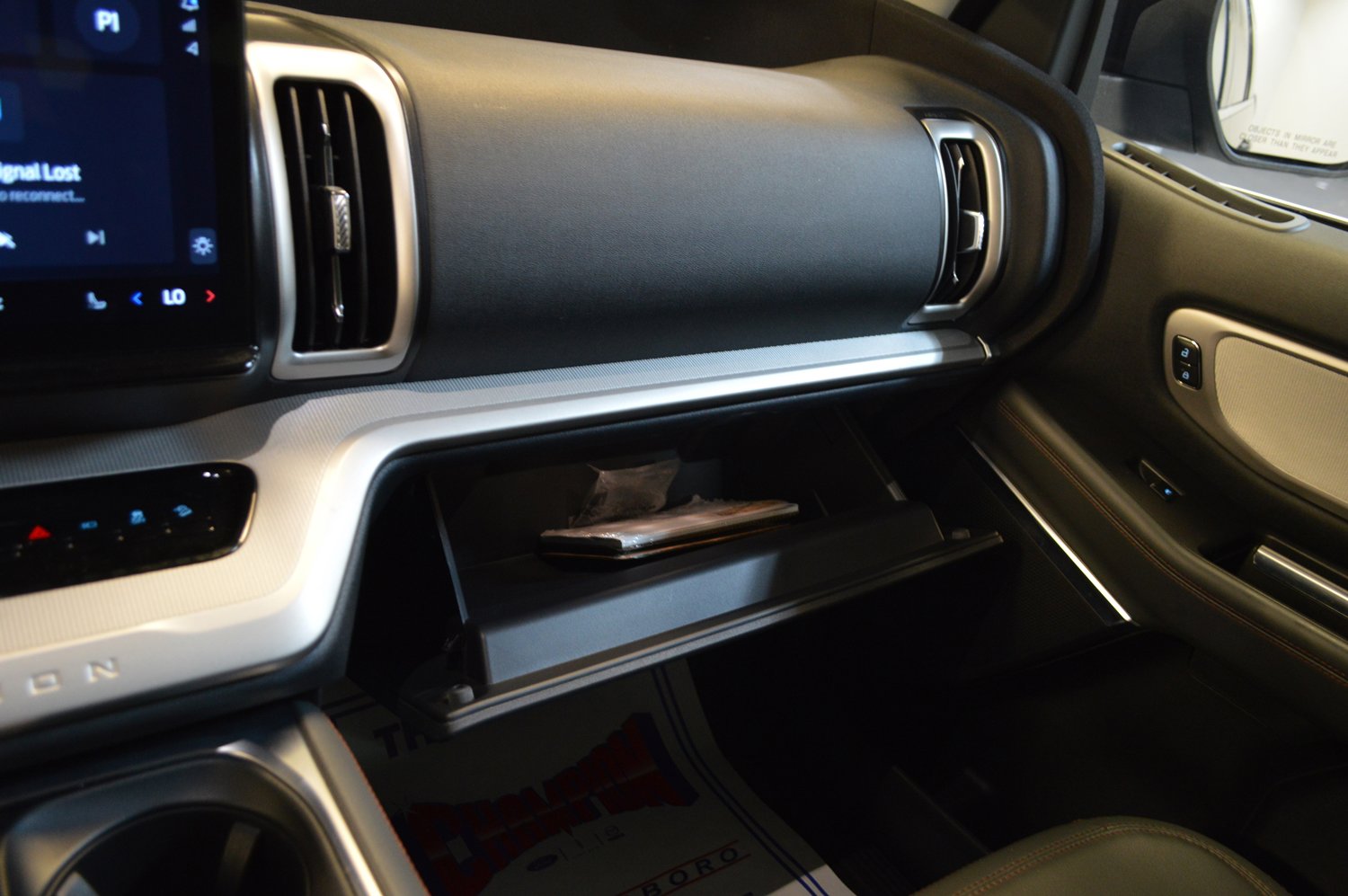 Used 2025 Ford Expedition Active image 21