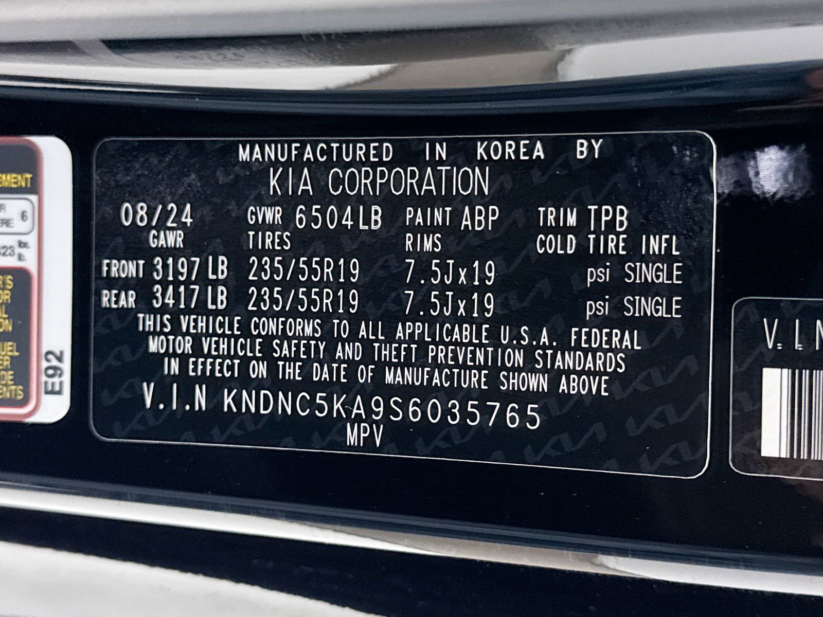 Certified 2025 Kia Carnival EX image 41